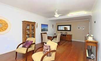 Imagem 2: Casa para Venda - 202m², 4 dormitórios, sendo 1 suites, 3 vagas - Petrópolis