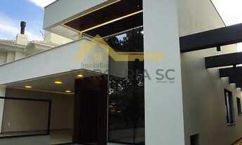 Imagem: K) Casa de Alto Padrão com Piscina à venda