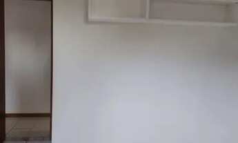 Imagem 4: Apartamento com 2 Quartos (sendo 1 suíte) e Varanda no Centro de Lauro de Freitas