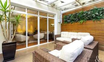 Imagem 2: Casa de condomínio para venda possui 342 metros quadrados com 4 quartos