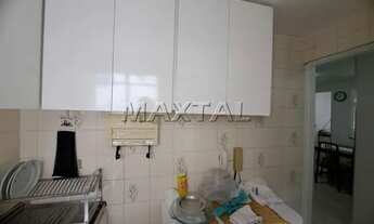 Imagem 5: Apartamento com dois quartos, uma sala, um banheiro, cozinha com área de serviço e vaga