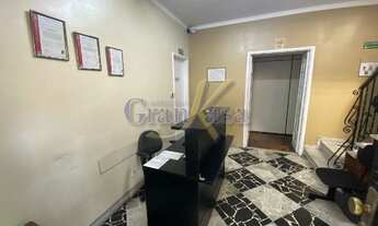 Imagem 5: Casa comercial duplex com vagas de garagem