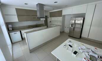 Imagem 6: Casa de condomínio para aluguel tem 600 metros quadrados com 6 quartos