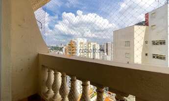 Imagem 2: Apartamento com 75m², 2 quartos, varanda, 1 vaga. Próximo ao metro!