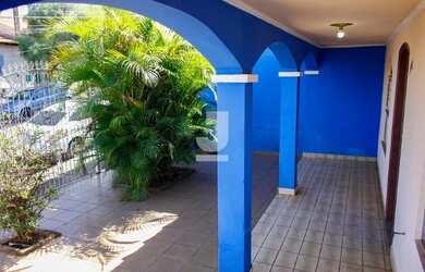 Imagem 3: Casa com 193 m2 de área útil 295,00 m2 de terreno - 2 dormitórios, 1 suite, 2 banheiros, 1