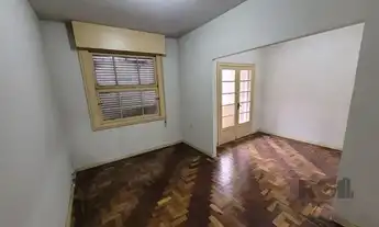 Imagem 1: Apartamento com 2 dormitórios, com sacada no Bairro Centro Histórico