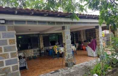 Imagem 2: Casa com Terreno Incrível!!!