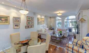 Imagem 4: Apartamento Exclusivo com Ambientes Distintos e Vista para o Sol da Manhã