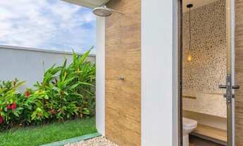 Imagem 5: Casa Alto Padrão com 4 Suítes, Piscina e Móveis Planejados Novos