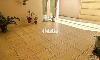 Imagem 16: Casa disponível para venda no bairro Segismundo Pereira em Uberlândia MG