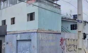 Imagem 2: Imóvel residencial e comercial para venda possui 200 m2 com 4 quartos em Boqueirão - Curit