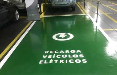 Imagem 2: Loja de 100m com 13 vagas,na Av. das Américas em frente ao barrashopping