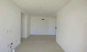 Imagem 7: 50metros da Praia da cachoeira, rua privativa, 2dorm/1suite, garagem coberta