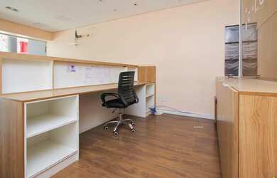 Imagem 6: Loja versátil na Av. Barão de Studart ao lado do Colégio Christus