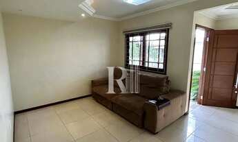 Imagem 3: Casa de dois pisos com 03 dormitórios, semi-mobiliada e com alto padrão de acabamento, Uni