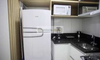 Imagem 5: Quarto e sala mobiliado ao lado do metrô em Copacabana