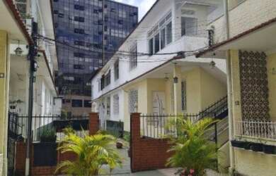 Imagem 4: Casa toda reformada em vila no centro da cidade, 2 quartos com armários, sala, varanda fec