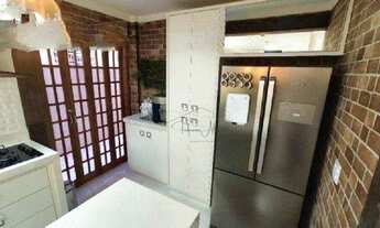 Imagem 7: Casa Sobreposta Baixa, com # Suítes, Piscina e Churrasqueira. bairro Embaré, em Santos