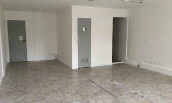 Imagem 4: Barra Medical - Sala com 49m2 - Vg - 02 Portas de Entrada - 02 Banheiros