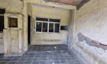 Imagem 2: Casa para venda possui 140 metros quadrados com 2 quartos em Curicica lado brt parcelo dir