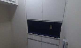 Imagem 7: Apartamento com porcelanato e móveis planejados no Tarraf Vila Sol