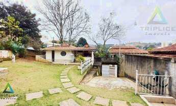 Imagem 5: Terreno de esquina em localização privilegiada no Bairro Bom Clima. Todo murado, com edícu