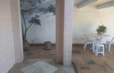 Imagem 4: Excelente Casa Duplex 200m², frente decorada pedra / 4 quartos / rua fechada guarita - Vis