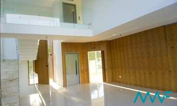 Imagem 3: Casa Seminova com Elevador - 4 Suítes - 2 Piscinas Aquecidas- Oportunidade!