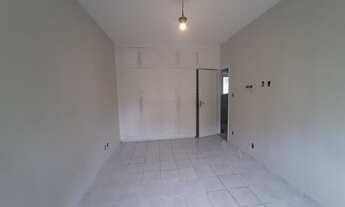 Imagem 2: Apartamento uma quadra da praia com 2 quartos em Boqueirão - Santos