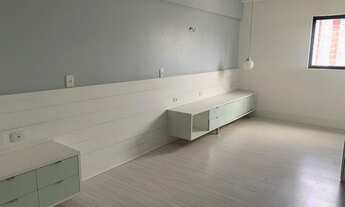 Imagem 4: Apartamento para venda possui 200 metros quadrados com 3 quartos em Casa Forte - Recife