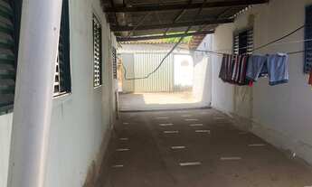 Imagem 6: Jd Petropolis Goiânia atras da Creme Mel casa mais barracões