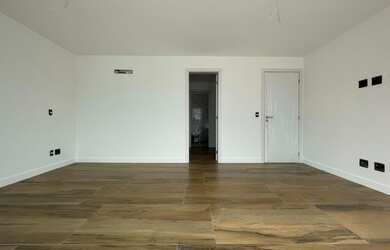 Imagem 6: Casa de condomínio para venda tem 620 metros quadrados com 6 quartos