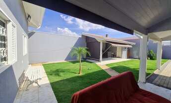 Imagem 2: 3 quartos, sendo: Suíte com armários planejados no quarto Paulinia