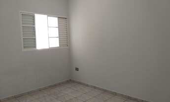 Imagem 2: Casa a venda possui 75m², total de 125m² em bairro tranquilo - Salto - SP