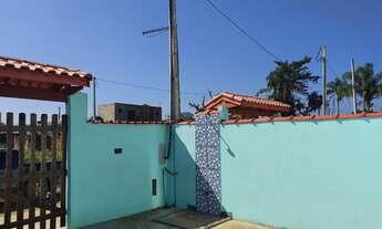 Imagem 2: Casa para venda tem 75 m² com 2 quartos em Jardim Leonor - Mongaguá - SP