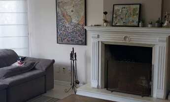 Imagem 3: Casa para aluguel e venda tem 360 metros quadrados com 5 quartos.