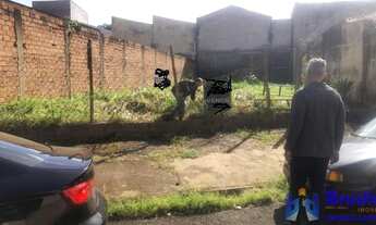 Imagem: Vende dois terrenos desmembrados no Planalto