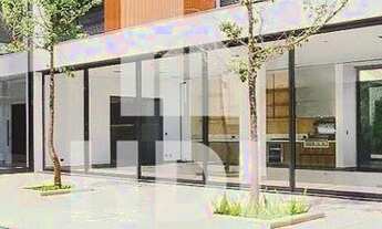 Imagem 2: Casa para venda tem 1054 metros quadrados