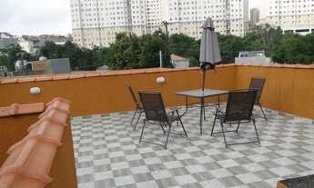 Imagem 2: Assobradada com 248m², 3 dormitórios, sendo 1 suíte, churrasqueira e 2 vagas em Santo Andr