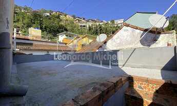 Imagem 7: Casa para venda no Centro de Petrópolis/RJ, com 3 quartos e pequena área externa