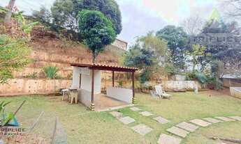 Imagem 7: Terreno de esquina em localização privilegiada no Bairro Bom Clima. Todo murado, com edícu