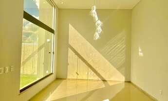 Imagem 3: Linda casa com pé direito duplo no Bairro Jardim América 1