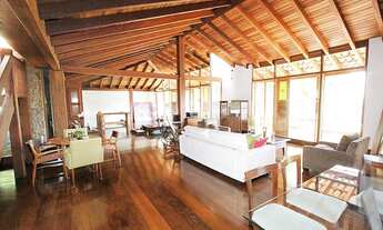 Imagem 2: Casa de condomínio para venda possui 550 metros quadrados com 5 quartos