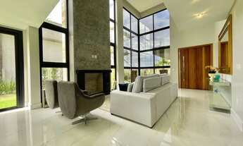 Imagem 5: Sobrado em condomínio fechado de 4 suítes, finamente mobiliado e decorado!