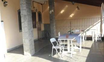 Imagem: Vendo Casa Grande com 04 Quartos no Jardim