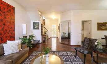 Imagem 2: Casa de condomínio com 5 suítes, jardim e churrasqueira. Perto do metrô