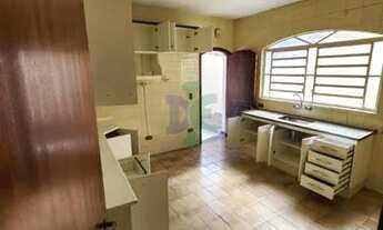 Imagem 7: Sobrado para venda possui 250 metros quadrados com 3 quartos em Centro - Jacareí - SP