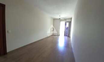 Imagem 2: Excelente apartamento de 02 quartos com varanda ampla, vista livre e sol da manhã