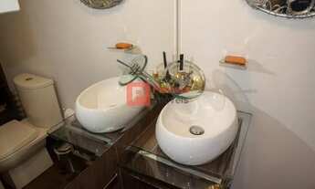 Imagem 5: Sobrado à venda, com 195m², recém reformado, com 03 dormitórios e 02 vagas de garagem, na