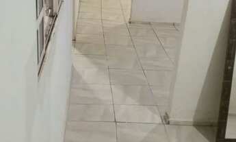 Imagem 5: Aluga se casa de fundo